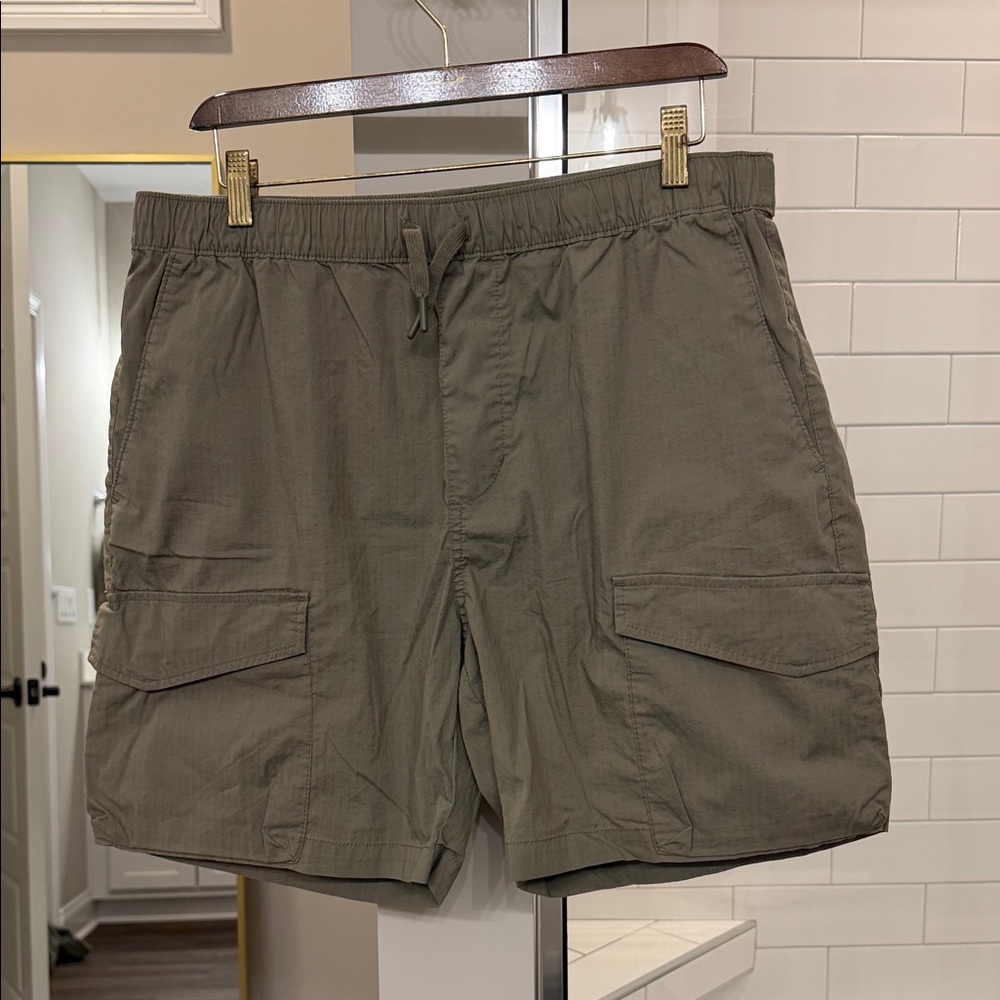 Old Navy Men's Khaki Cargo Shorts